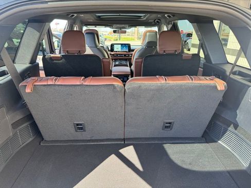 Used 2025 Lincoln Aviator Reserve w/ Equipment Group 201A image 15