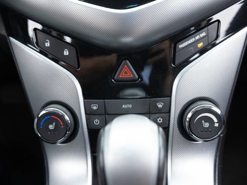 Used 2012 Chevrolet Cruze LTZ image 34