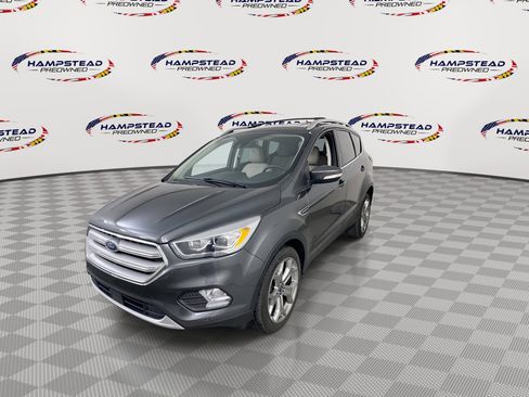 Used 2019 Ford Escape Titanium AWD/4WD image 4