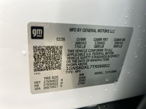 New 2026 Chevrolet Suburban High Country image 30