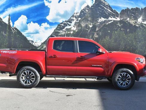 Used 2023 Toyota Tacoma TRD Sport image 2