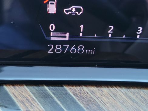 Certified 2023 Cadillac Escalade ESV Premium Luxury Platinum w/ LPO, Radiant Package image 24