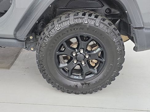 Used 2021 Jeep Wrangler Sport image 30