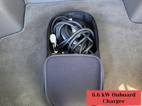 Used 2015 Nissan Leaf SV FWD image 38