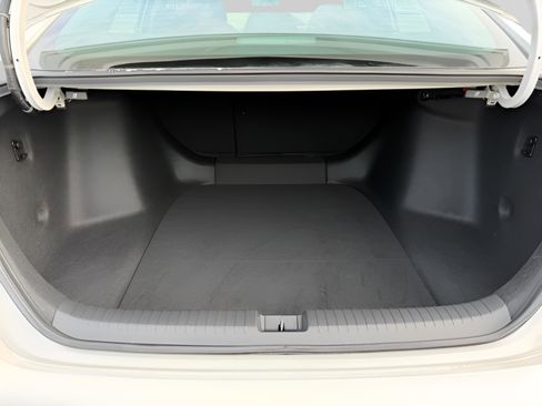 Used 2025 Honda Accord SE image 27