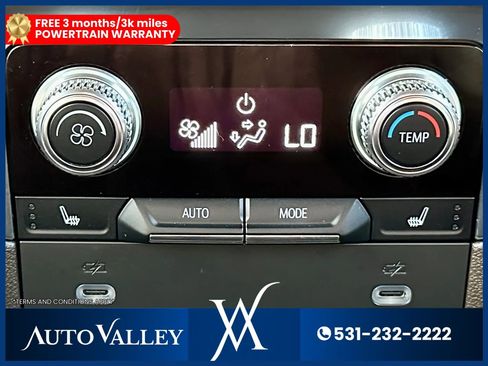 Used 2021 GMC Yukon SLT w/ SLT Luxury Package image 38