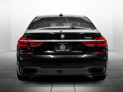 Used 2018 BMW 750i image 10