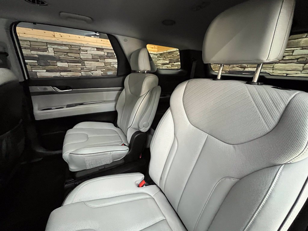 Used 2023 Hyundai Palisade SEL w/ Premium Package AWD/4WD image 39