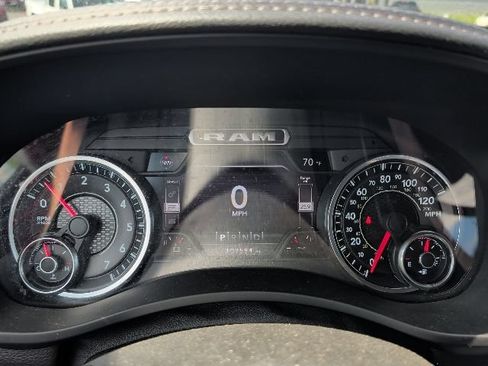 Used 2019 RAM 2500 Laramie w/ Night Edition AWD/4WD image 9