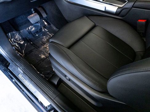 Used 2025 Mercedes-Benz GLB 250 image 18