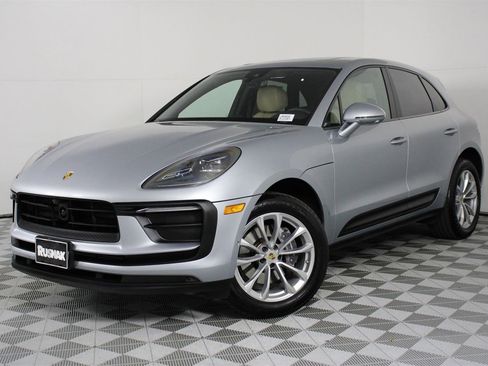 Used 2025 Porsche Macan image 1