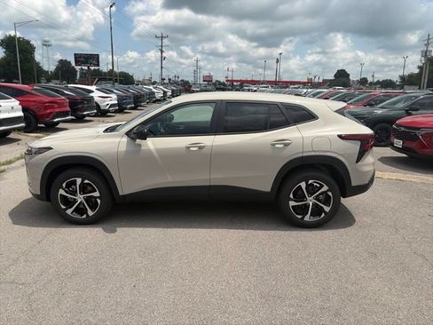 New 2026 Chevrolet Trax RS w/ Driver Confidence Package FWD image 3
