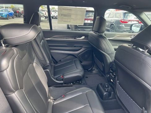 New 2025 Jeep Grand Cherokee L Limited w/ Black Appearance Package image 11
