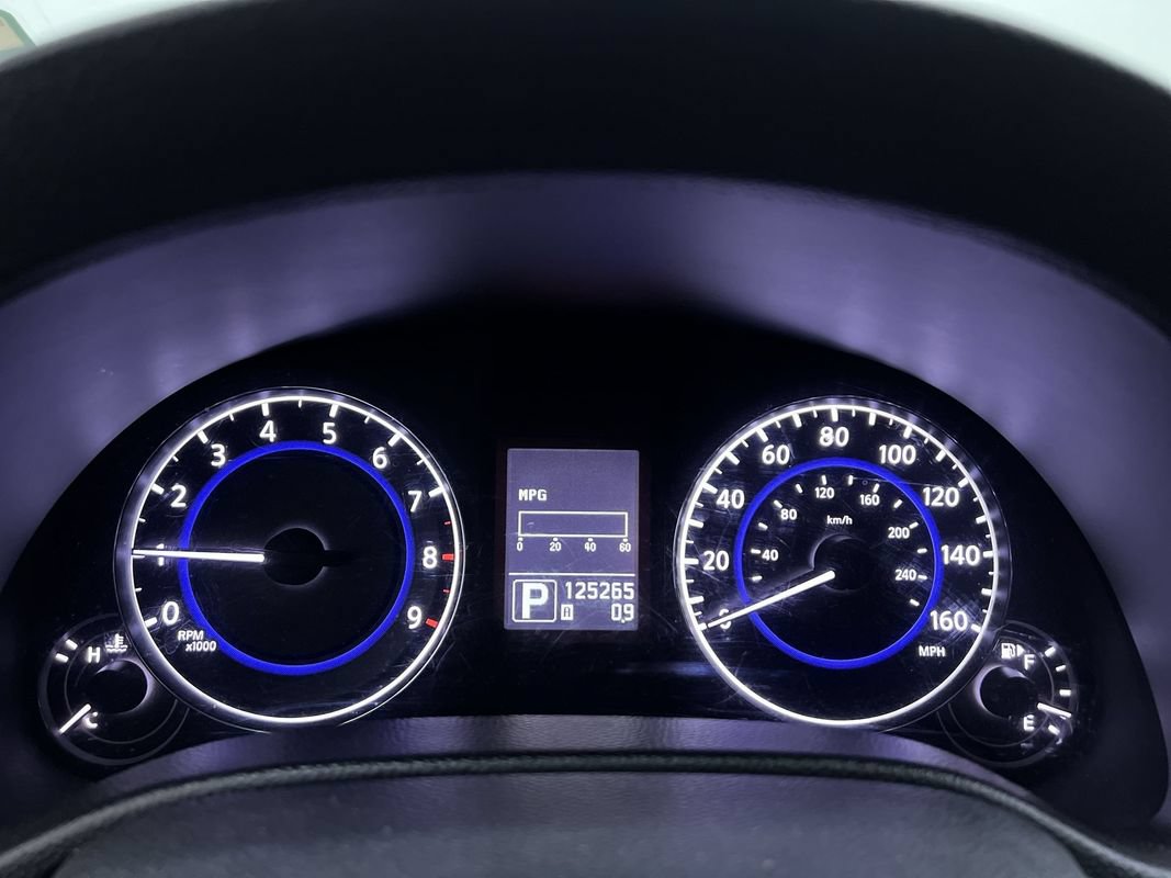 Used 2015 INFINITI Q40 AWD w/ Moonroof Package image 19