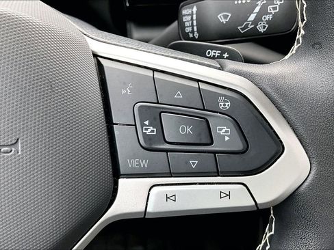 Used 2024 Volkswagen Atlas SE image 12