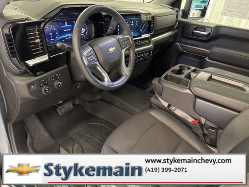 Used 2025 Chevrolet Silverado 2500 LT w/ Convenience Package image 37