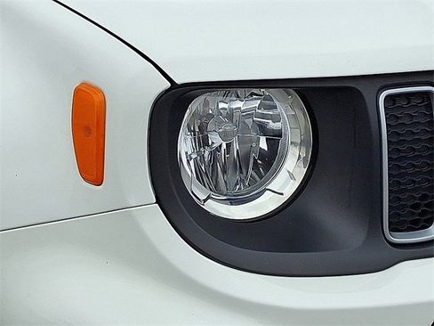 Used 2023 Jeep Renegade Latitude image 10