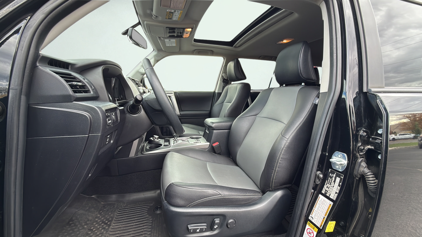 Certified 2018 Toyota 4Runner SR5 Premium AWD/4WD image 9