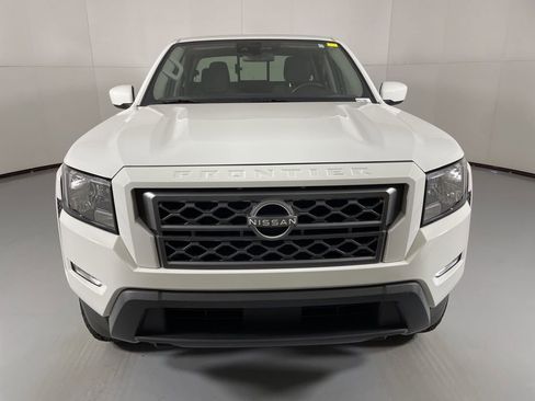 Used 2024 Nissan Frontier SV w/ SV Convenience Package image 3