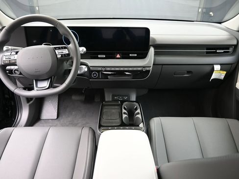 New 2025 Hyundai Ioniq 5 SEL image 18