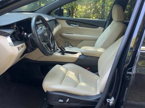 Used 2019 Cadillac XT5 FWD image 5