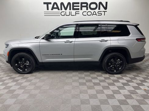 New 2025 Jeep Grand Cherokee L Altitude RWD image 2