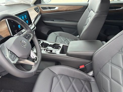 New 2026 Volkswagen Atlas SE image 12