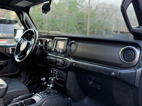 Used 2019 Jeep Wrangler Unlimited Sport S image 9