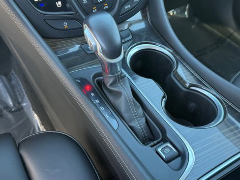 Used 2020 Buick Envision Premium w/ Driver Confidence Package image 22