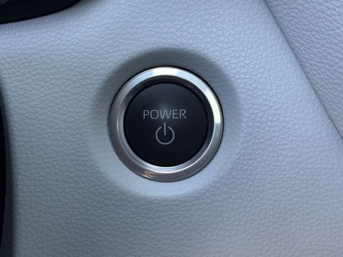 Used 2024 Toyota Corolla SE image 6