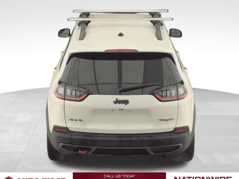 Used 2020 Jeep Cherokee Trailhawk image 2