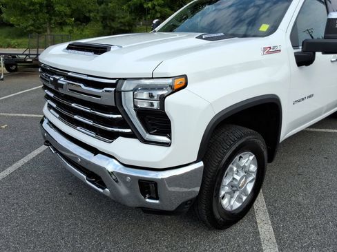 Certified 2025 Chevrolet Silverado 2500 LTZ w/ LTZ Plus Package AWD/4WD image 9