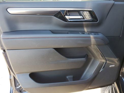 Used 2025 Chevrolet Tahoe RST w/ RST Performance Edition image 23