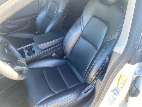 Used 2022 Tesla Model 3 Performance image 11