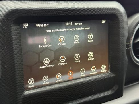 Used 2018 Jeep Wrangler Unlimited Sahara w/ LED Lighting Group image 25