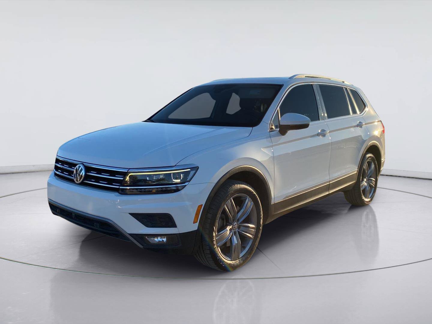 Used 2019 Volkswagen Tiguan SEL Premium AWD/4WD image 1