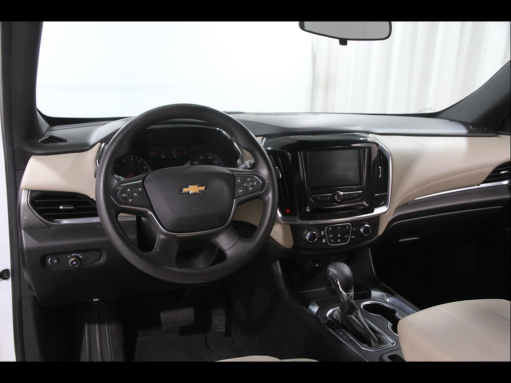 Certified 2022 Chevrolet Traverse LS w/ LPO, Black Accent Package AWD/4WD image 6