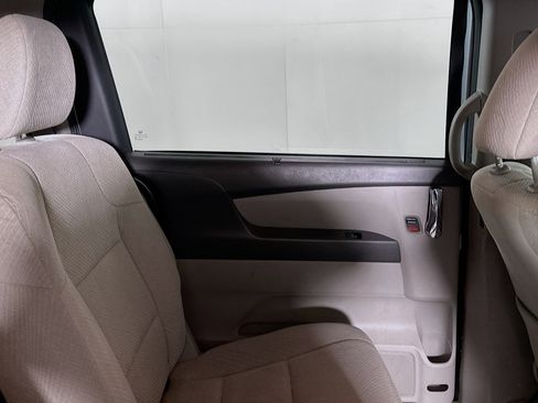 Used 2016 Honda Odyssey SE image 24