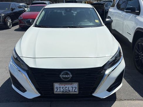 Used 2025 Nissan Altima 2.5 SV FWD image 20