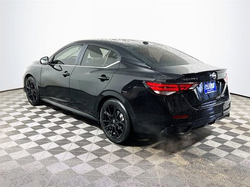 Used 2025 Nissan Sentra SR w/ Midnight Edition image 6