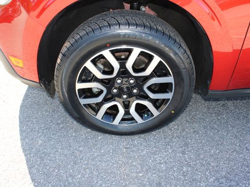 Used 2022 Ford Maverick Lariat w/ Lariat Luxury Package FWD image 10