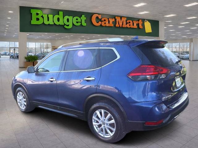 Used 2017 Nissan Rogue SV w/ Sun & Sound Touring Package AWD/4WD image 4
