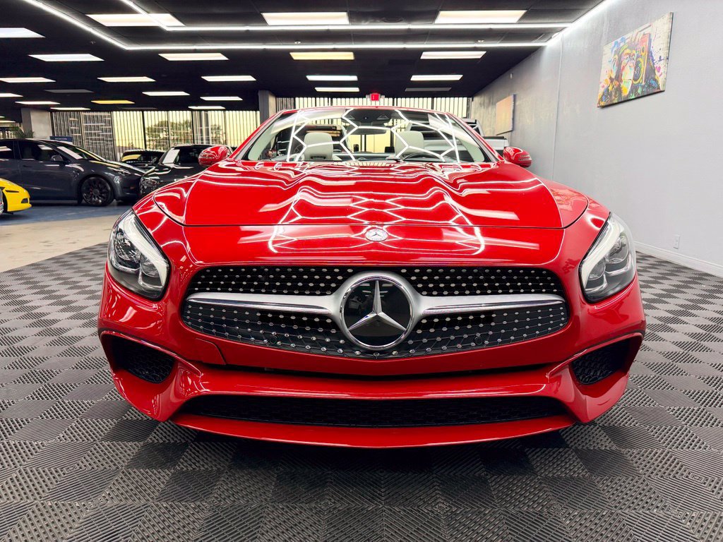 Used 2017 Mercedes-Benz SL 550 w/ Driver Assistance Package image 4