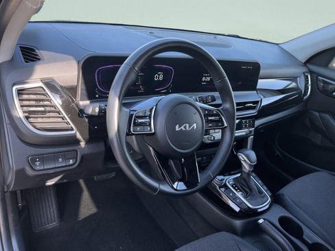 Used 2025 Kia Seltos S AWD/4WD image 19