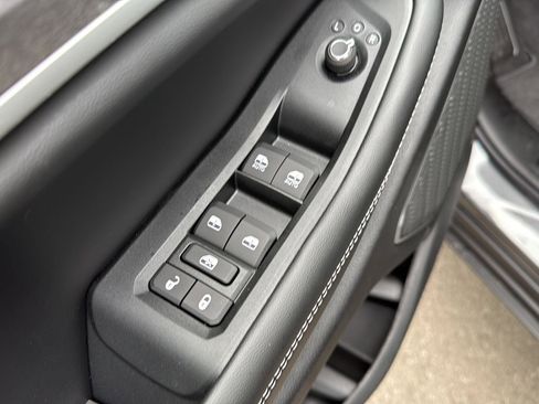 New 2026 Jeep Grand Cherokee Limited w/ Luxury Tech Group II RWD image 14