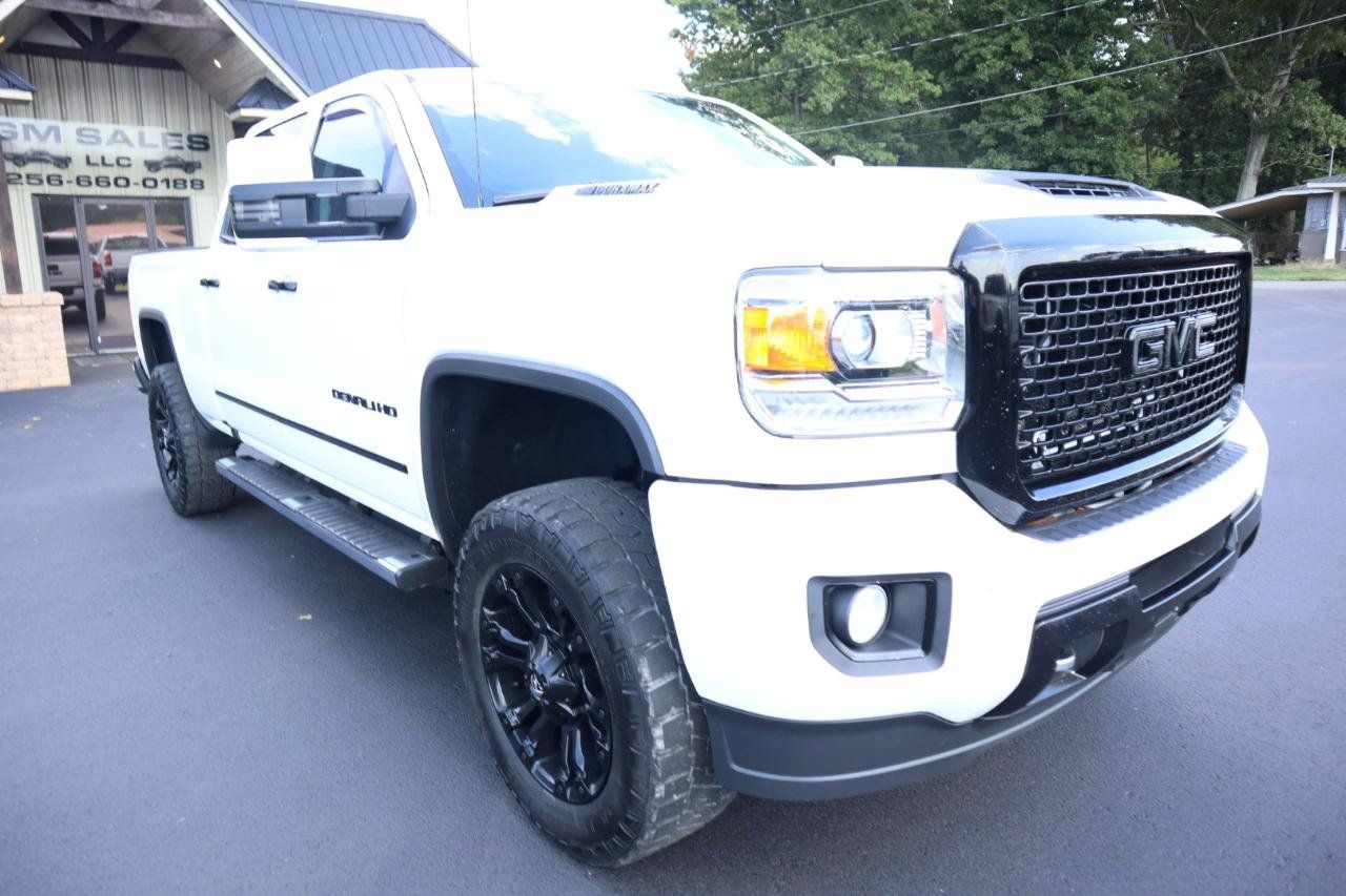 Used 2017 GMC Sierra 2500 Denali w/ Duramax Plus Package AWD/4WD image 3
