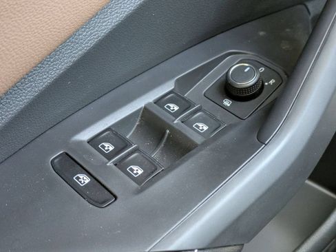 New 2026 Volkswagen Jetta SEL FWD image 33