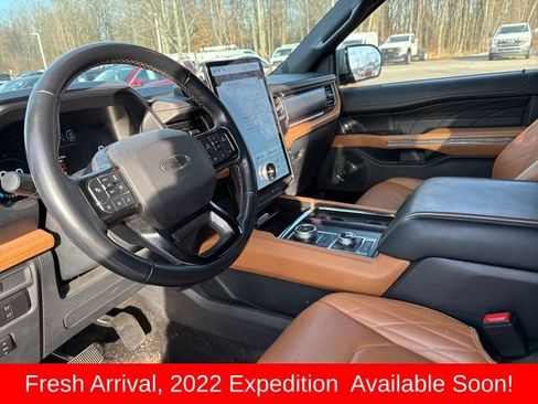 Used 2022 Ford Expedition Platinum image 11