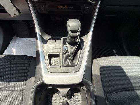 Used 2020 Toyota RAV4 LE w/ All Weather Liner Package AWD/4WD image 18