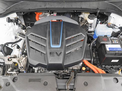Certified 2023 Hyundai Kona Limited w/ Cargo Package FWD image 30